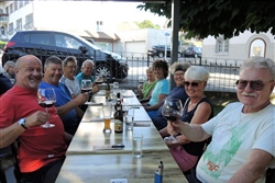 würdiger Abschluss auf schattiger Terrasse im St.Martin, Tafers